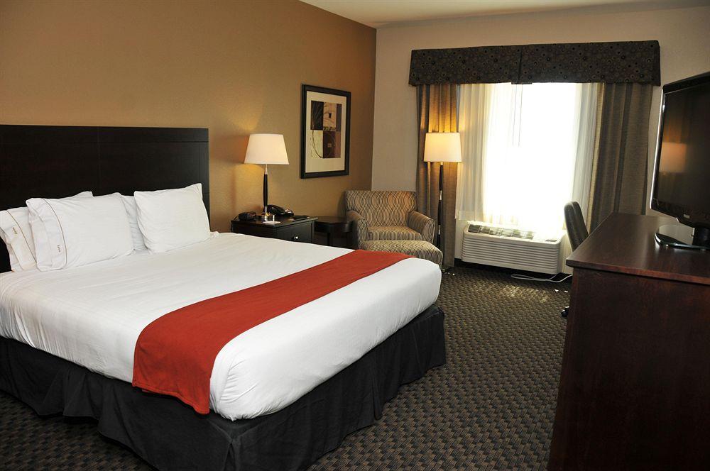 Holiday Inn Express & Suites Clinton By Ihg Quarto foto