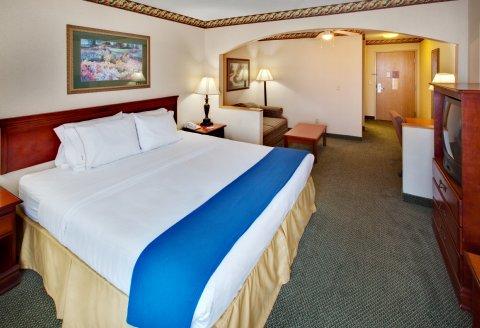 Holiday Inn Express & Suites Clinton By Ihg Exterior foto