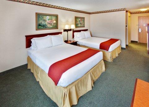 Holiday Inn Express & Suites Clinton By Ihg Exterior foto