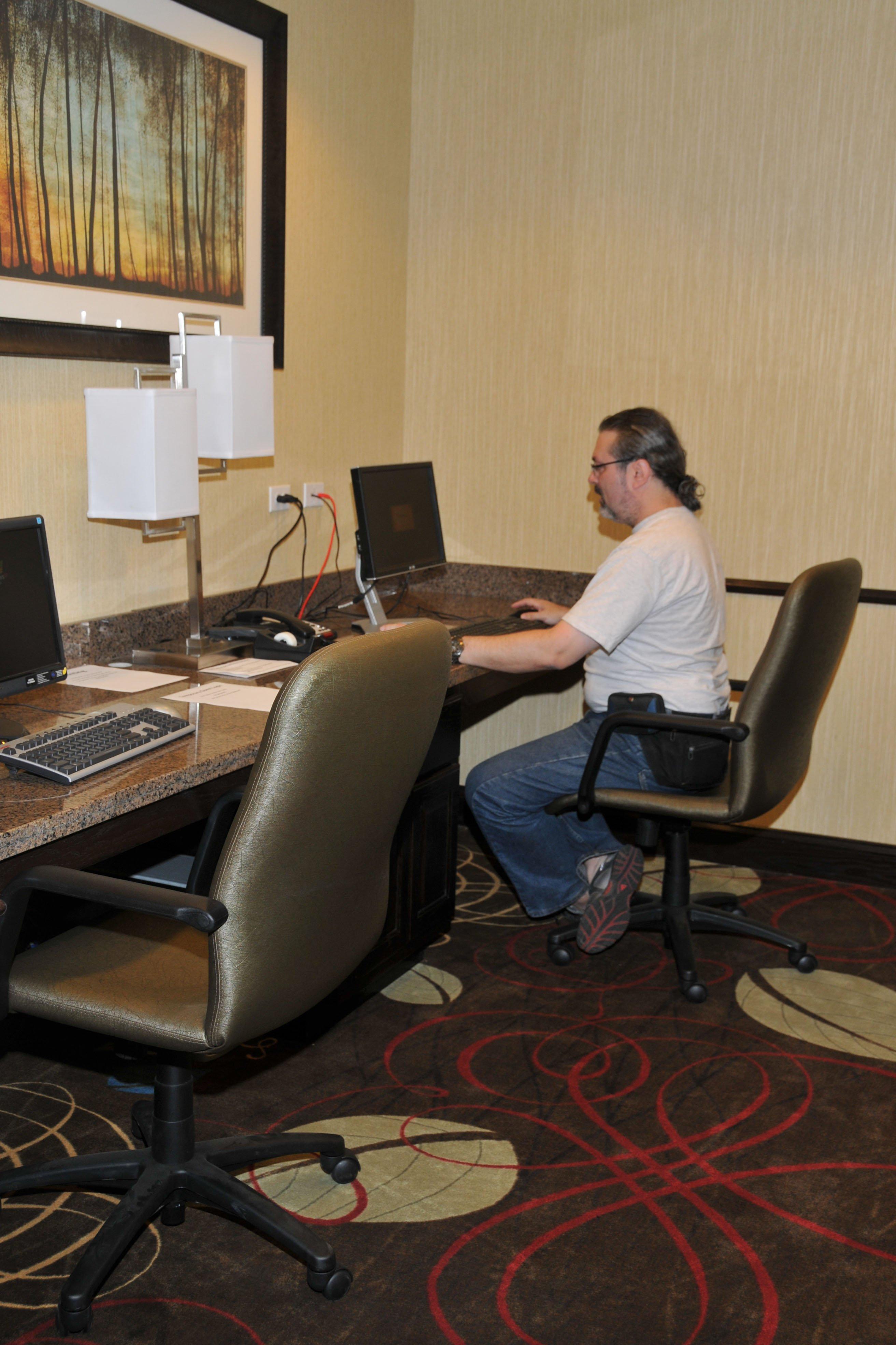 Holiday Inn Express & Suites Clinton By Ihg Comodidades foto
