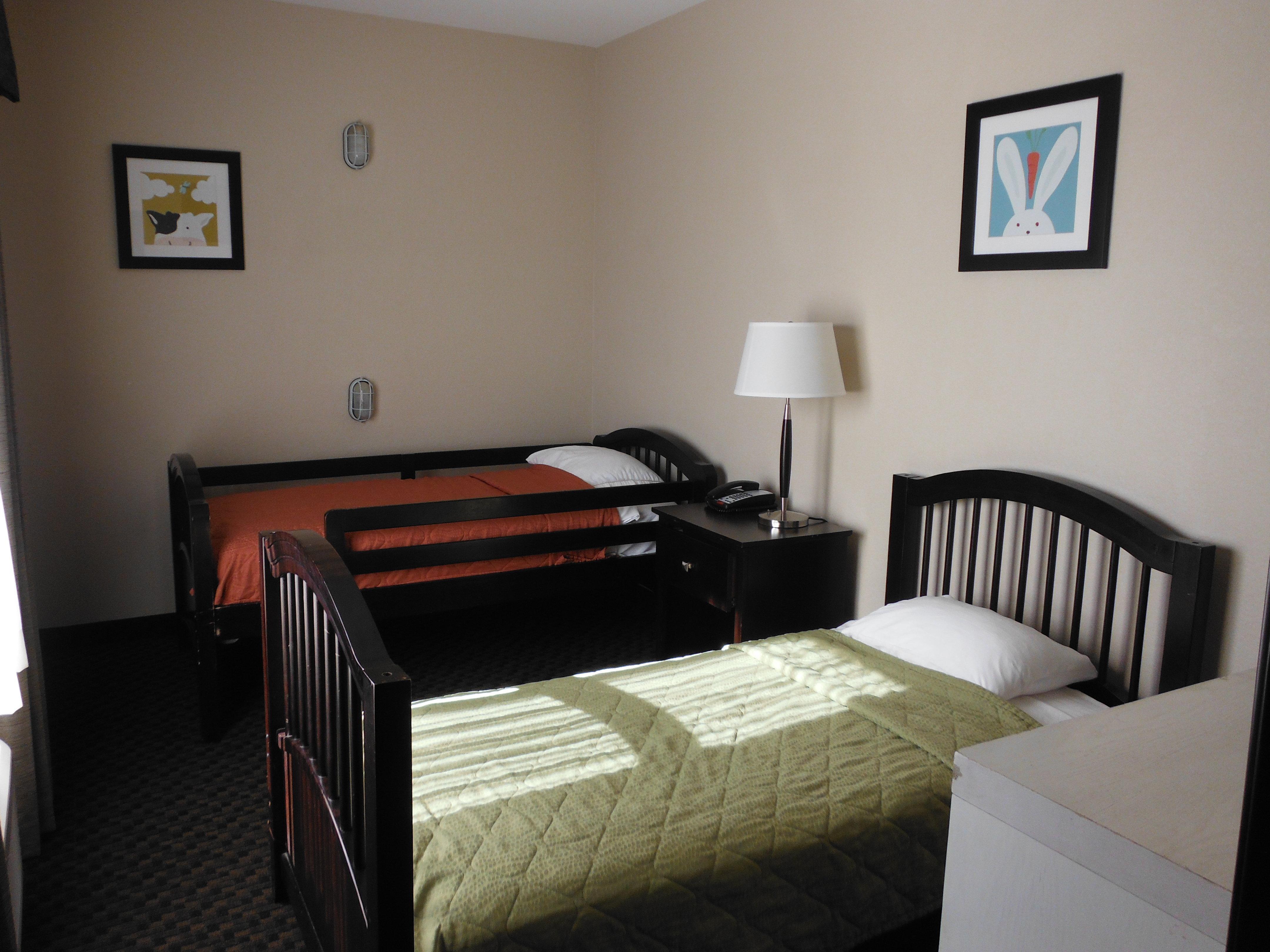 Holiday Inn Express & Suites Clinton By Ihg Exterior foto
